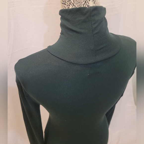 Sunday Best Freshman Turtleneck Sz Medium NEW CONDITION Tags Removed. - Picture 6 of 10